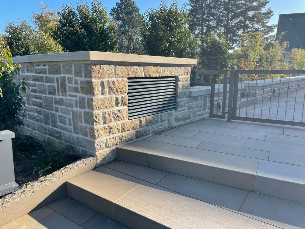 Mauergestaltung aus Sandstein